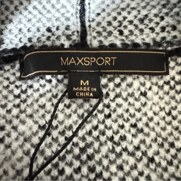 NWTs Elegant Black and White Floral Cardigan Size Medium - Picture 5 of 9